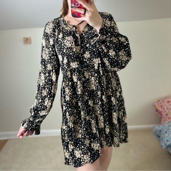 Vici Black and White Empire Waist Sundress with Bishop Sleeves - Picture 1 of 5